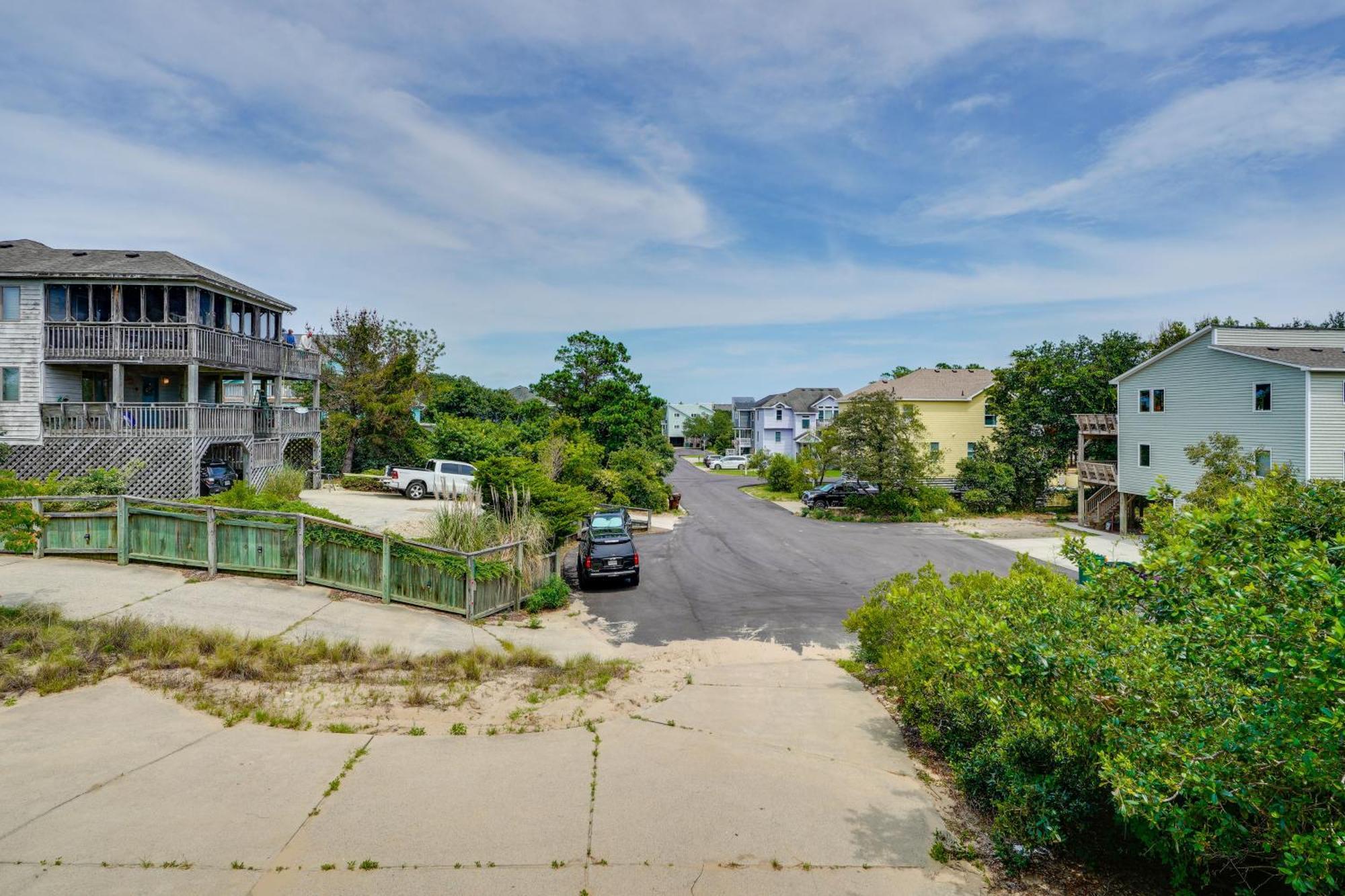 Sunny Corolla Home Walk To Beach! Exterior photo